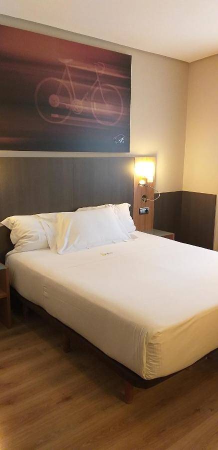 Hotel para 10 personas con sauna in Pamplona, Provincia de Navarra