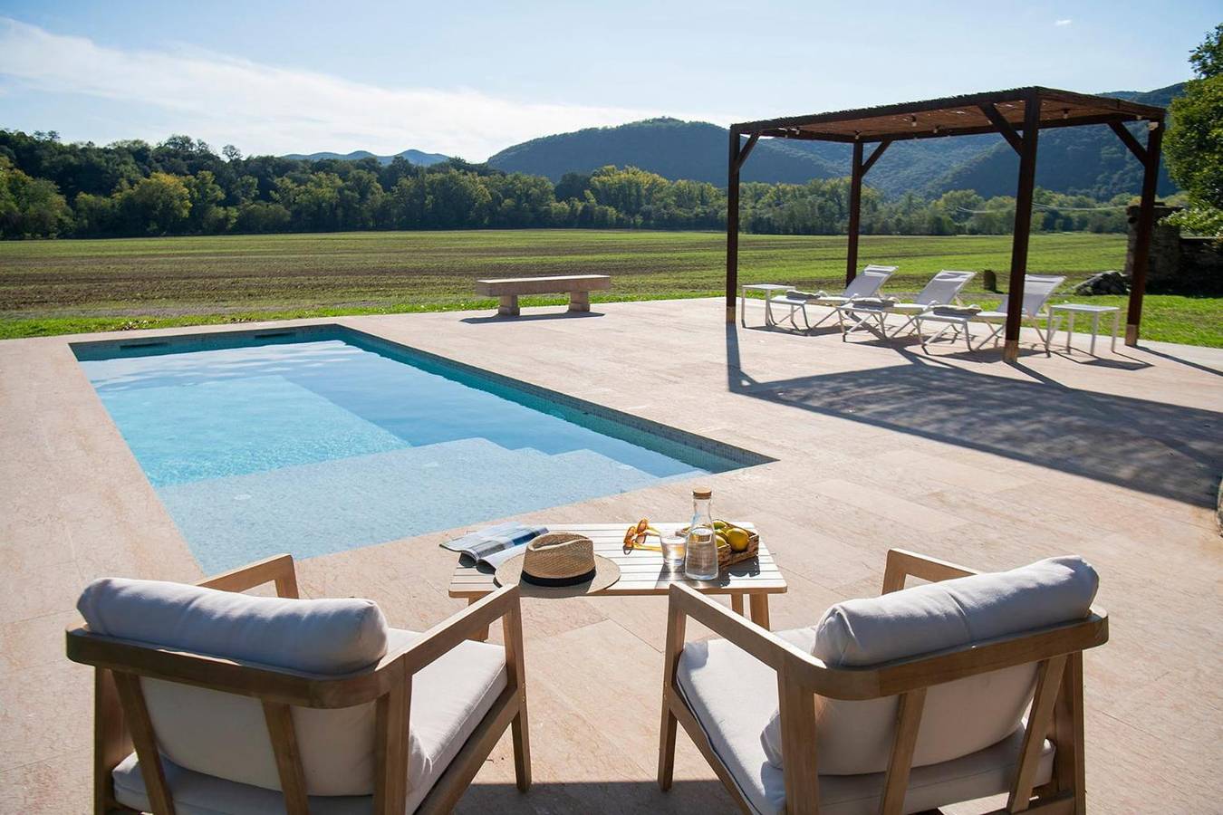 Casa de vacaciones 'El Graner' con vistas a la montaña, piscina privada y Wi-Fi in Montagut y Oix, Garrotxa