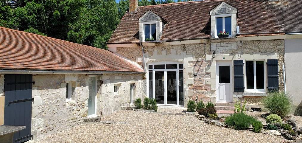 Location de vacances pour 6 personnes, avec Balcon ainsi que Terrasse et Jardin à Préaux (Indre)