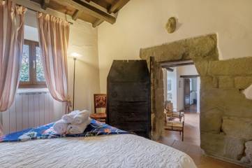 Vacation Rental for 6 Guests in Dicomano, Florence Province, Picture 3