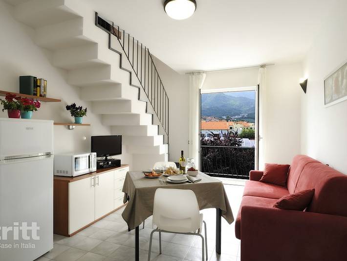 Location de vacances pour 7 personnes, avec terrasse ainsi que jacuzzi et balcon/terrasse à Loano - 3