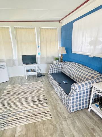 Cabin for 6 Guests in Clinton, Connecticut, Picture 2