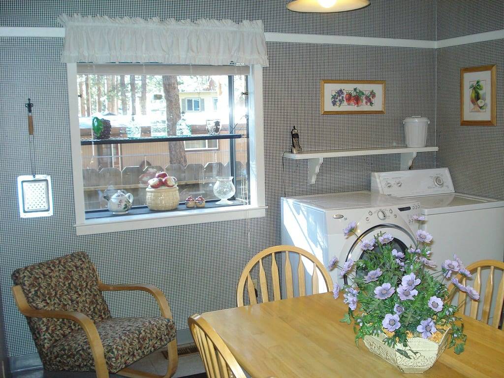 In der Nähe des Sees und Skifahren in Al Tahoe, South Lake Tahoe