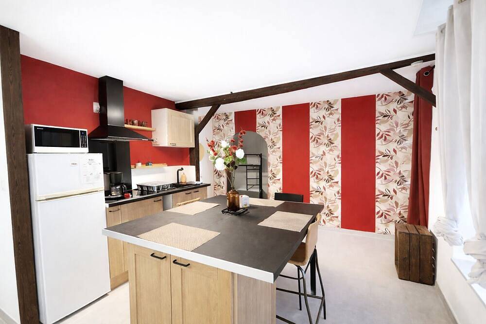 Ganze Wohnung, Charming apartment in the heart of the medieval town in Mennetou-sur-Cher, Romorantin-Lanthenay und Umgebung