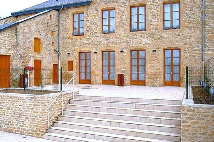 Location de vacances pour 19 personnes, avec Terrasse à Douzy