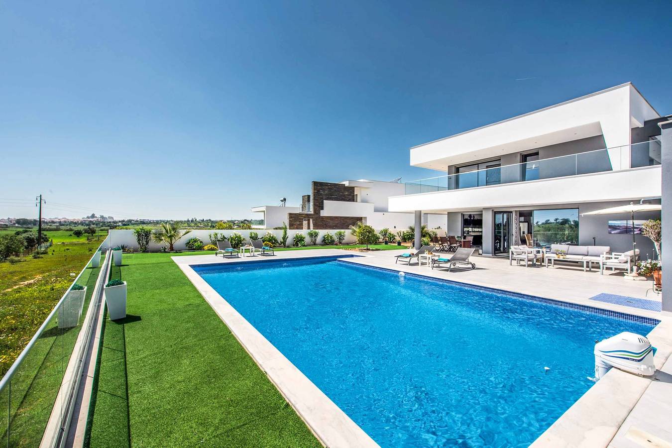 Villa para 6 pessoas com piscina in Pêra, Alcantarilha e Pêra