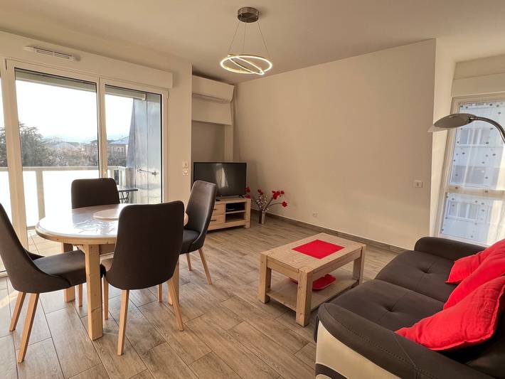 Ganze Wohnung, Charmantes, modernes und helles T2 mit Klimaanlage und Parkplatz in Aix-les-Bains in Aix-les-Bains, Chambéry und Umgebung