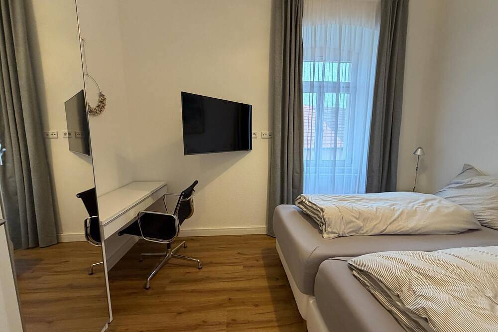 Ganze Wohnung, Schloss Espasingen Apartment 2 – luxuriös wohnen mit Sauna im historischen Schlo in Espasingen, Stockach