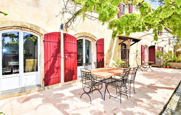 Saint-Alexandre Solitude : Apt de 200m2 avec TV, piscine et parking in Saint-Alexandre, Région de Nîmes