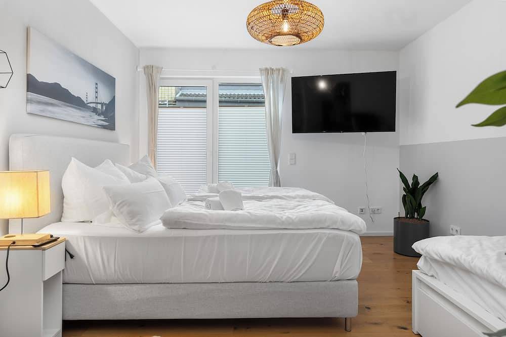 Entire apartment, Design Luxuriös, 14 min Köln , Super Komfort, Vollausstattung, 3 x 55\" Tv in Hürth, Rhein-Erft-Kreis