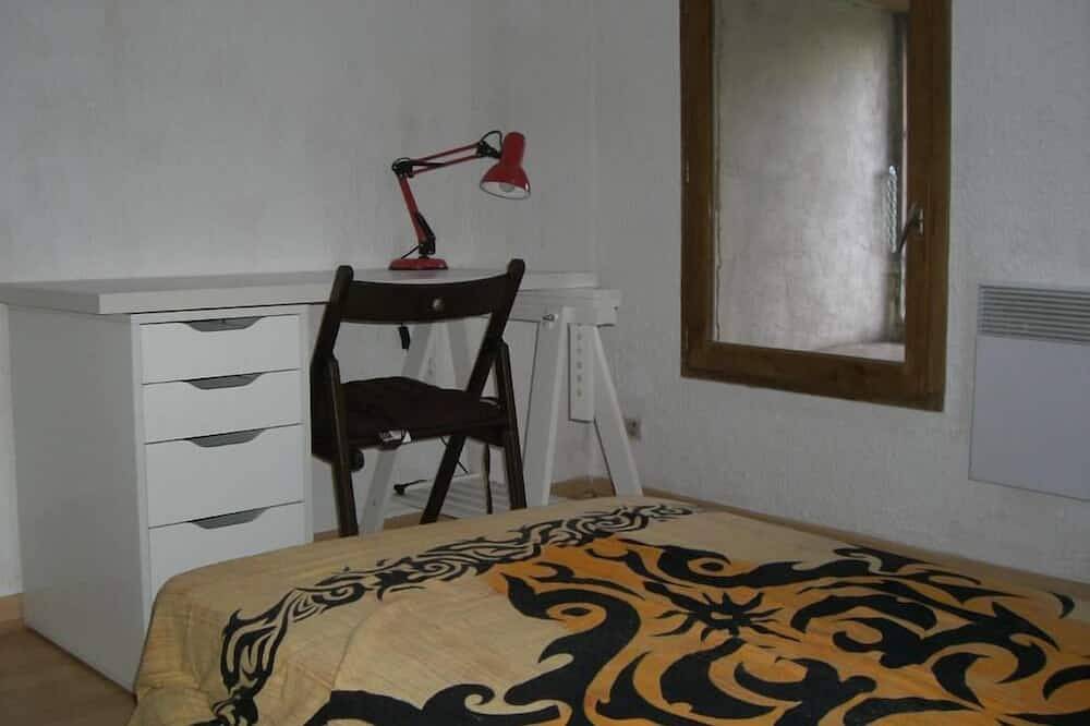 Apartamento entero, \"In situ\" House on bonita plaza provenzal in Noves, Region de Arles