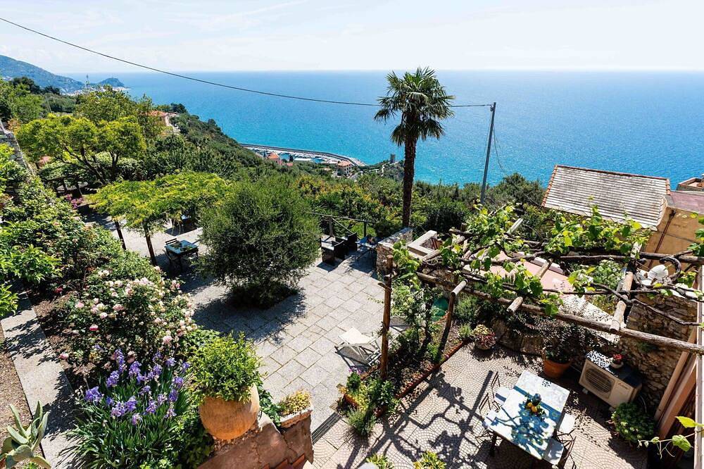 Appartamento vacanze a Alpi Liguri a partire da 217€ a notte