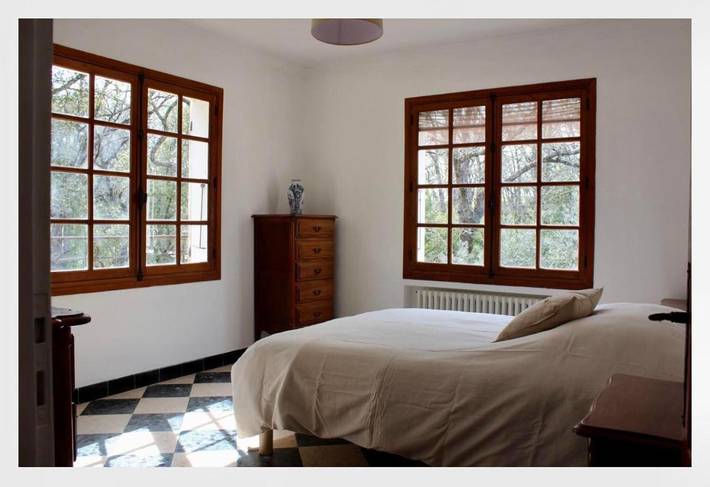 Location de vacances pour 5 personnes, avec jardin ainsi que vue et terrasse dans Office De Tourisme De Grignan - 4