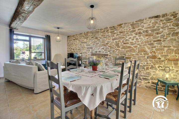 Gîte pour 7 personnes, avec Terrasse et Jardin à Séné