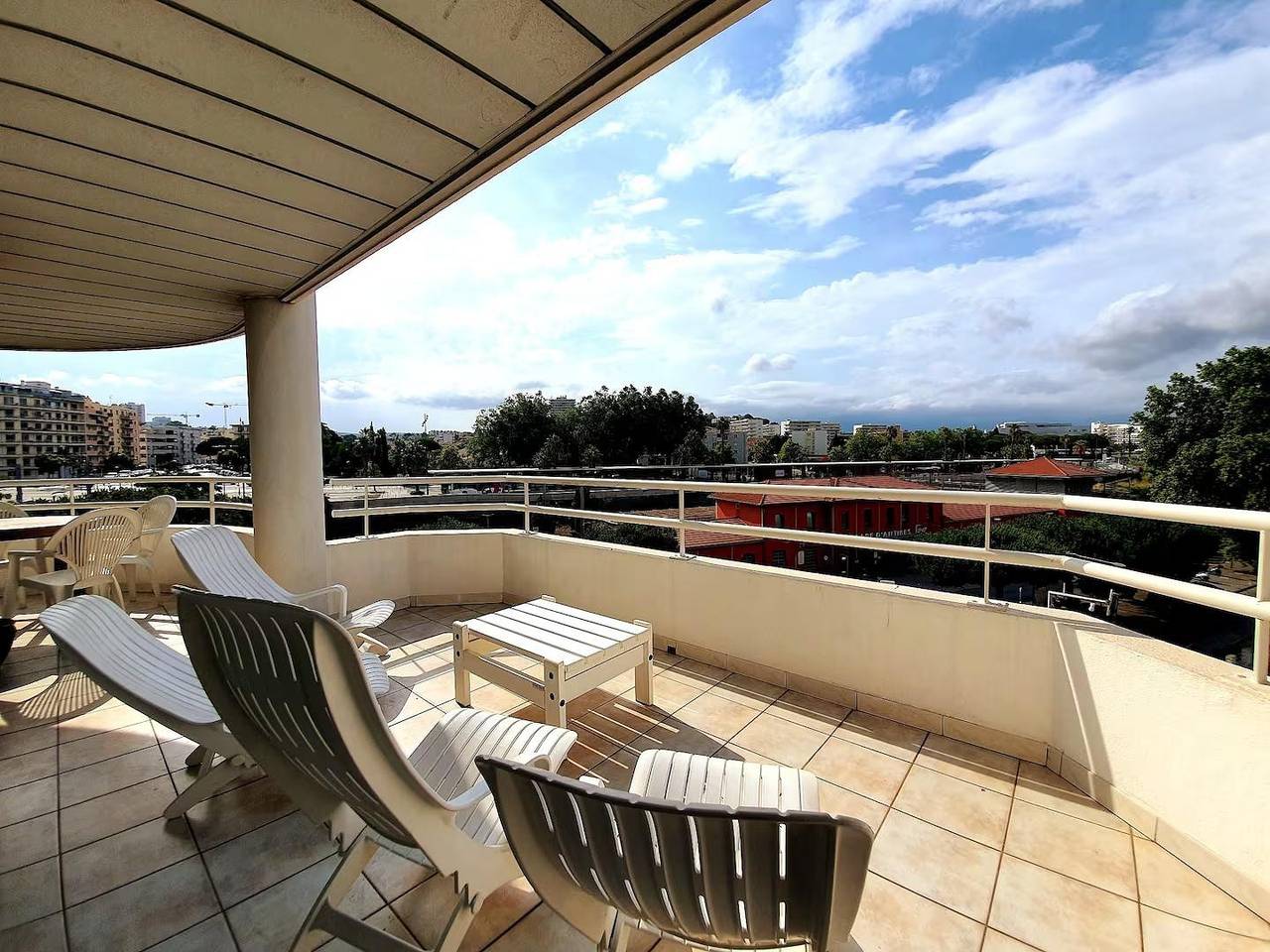 Apartamento entero, Le Soleau Méditerranéen - Proche Port avec Parking in Antibes, Region de Cannes