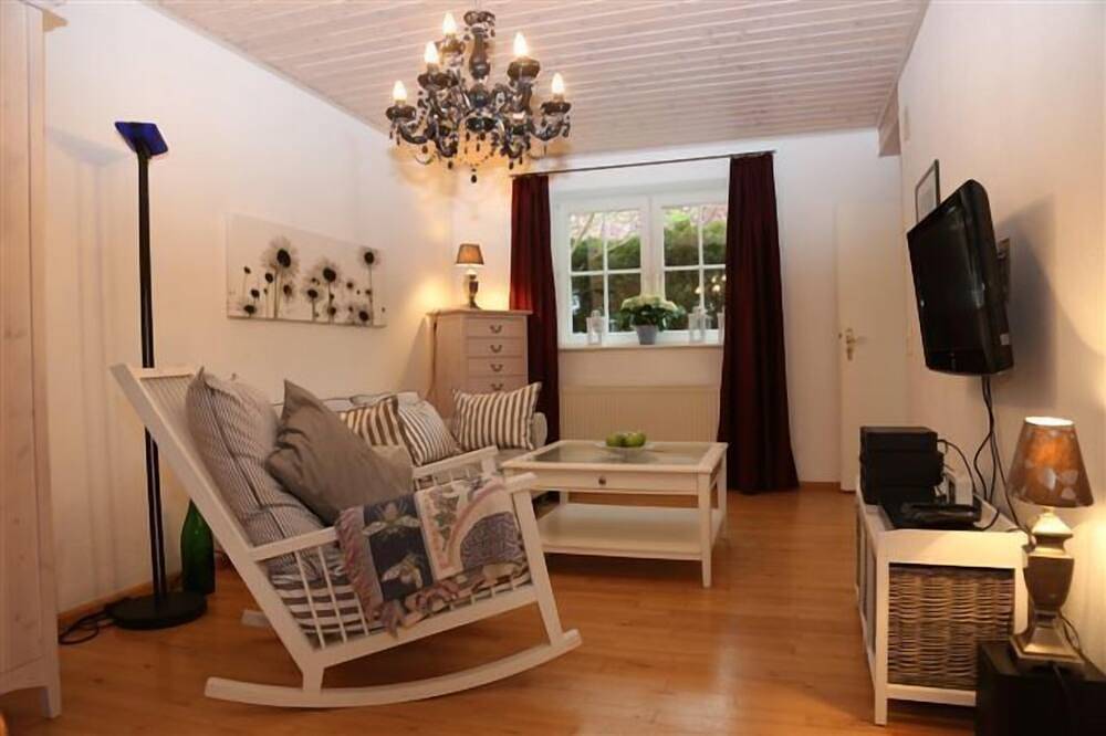 Ganze Wohnung, Ferienwohnung 1 mit 45qm, 1 Schlafzimmer für max. 2 Personen in Staufen im Breisgau, Südschwarzwald