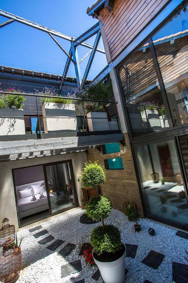 Chambre d’hôte pour 2 personnes, avec Terrasse et Jacuzzi ainsi que Piscine et Sauna à Avignon