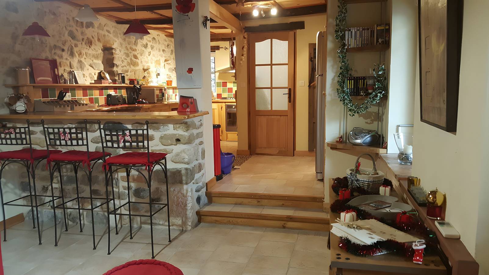 Gîte 'Chez Mamé Marthe' con piscina compartida, Wi-Fi y aire acondicionado in Vallon-Pont-d'Arc, Gorges de l’Ardèche