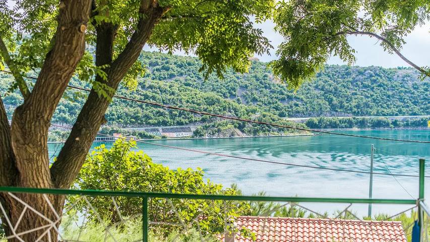 Location de vacances pour 6 personnes, avec Balcon et Terrasse ainsi que Jardin et Piscine à Kraljevica - 3