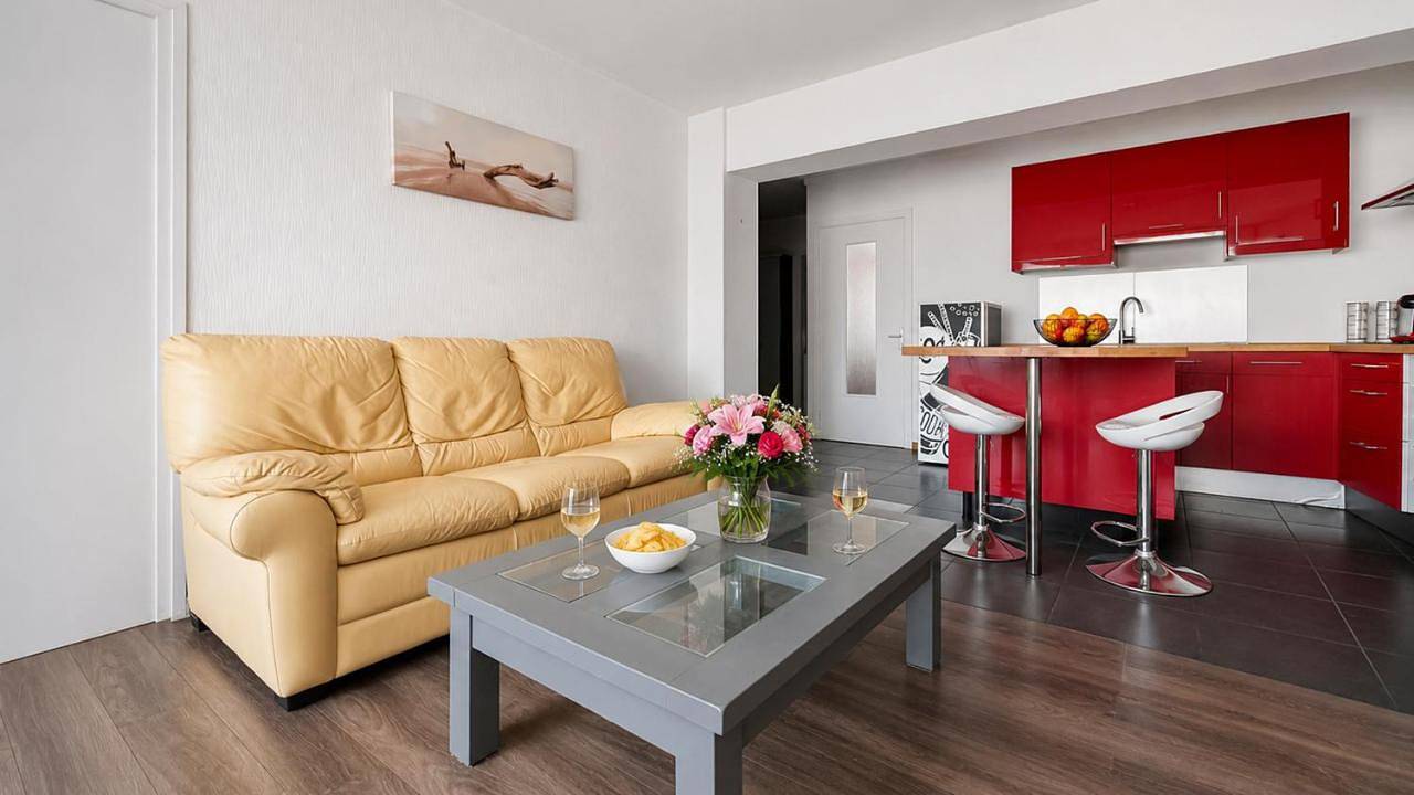 Appartement entier, Grand T4 Balcon Proche Aéroport Lyon in Pont-de-Chéruy, Région de Vienne