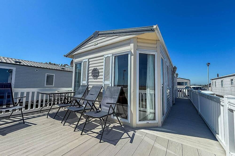 6 berth caravan for hire with sea views at Haven Seashore ref 22087A in Great Yarmouth, The Broads