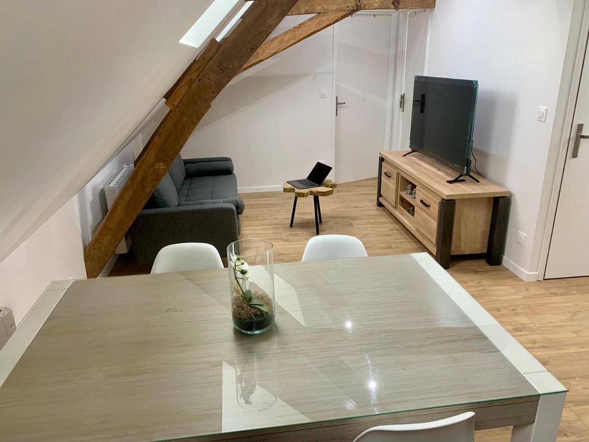Appartement entier, Two-Bedroom Apartment in Arques, Région de Saint-Omer