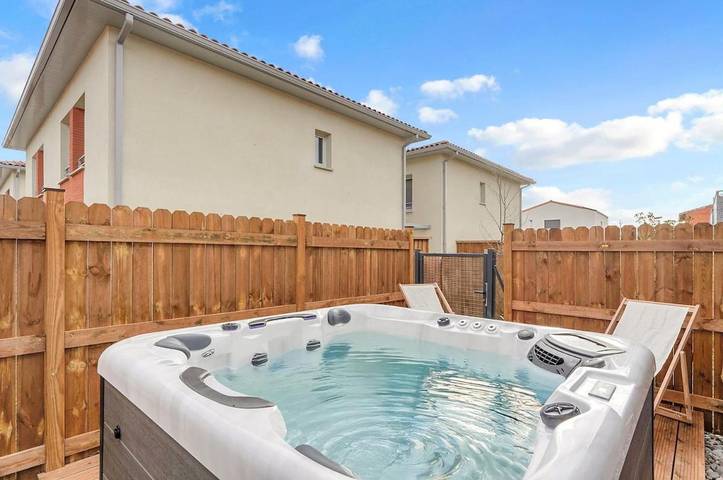 Appartement de vacances pour 8 personnes, avec jacuzzi ainsi que terrasse et jardin