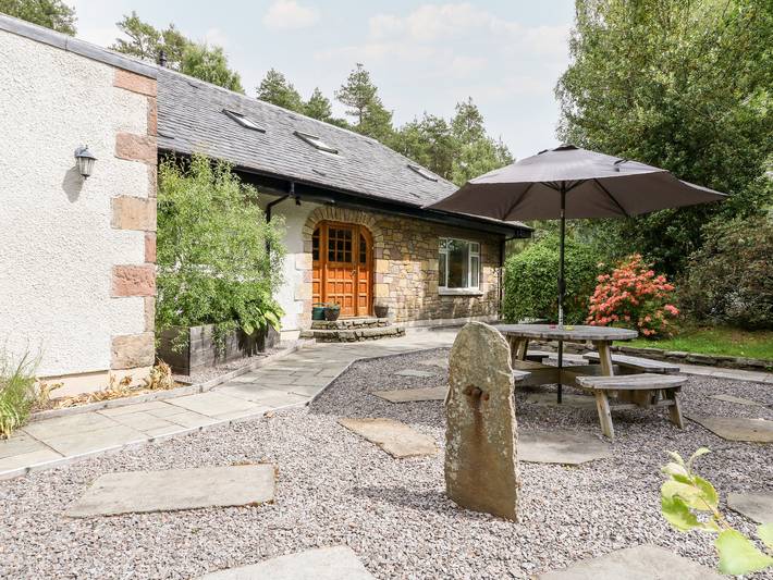 Log cabin for 10 people, with garden and sauna the Highlands
