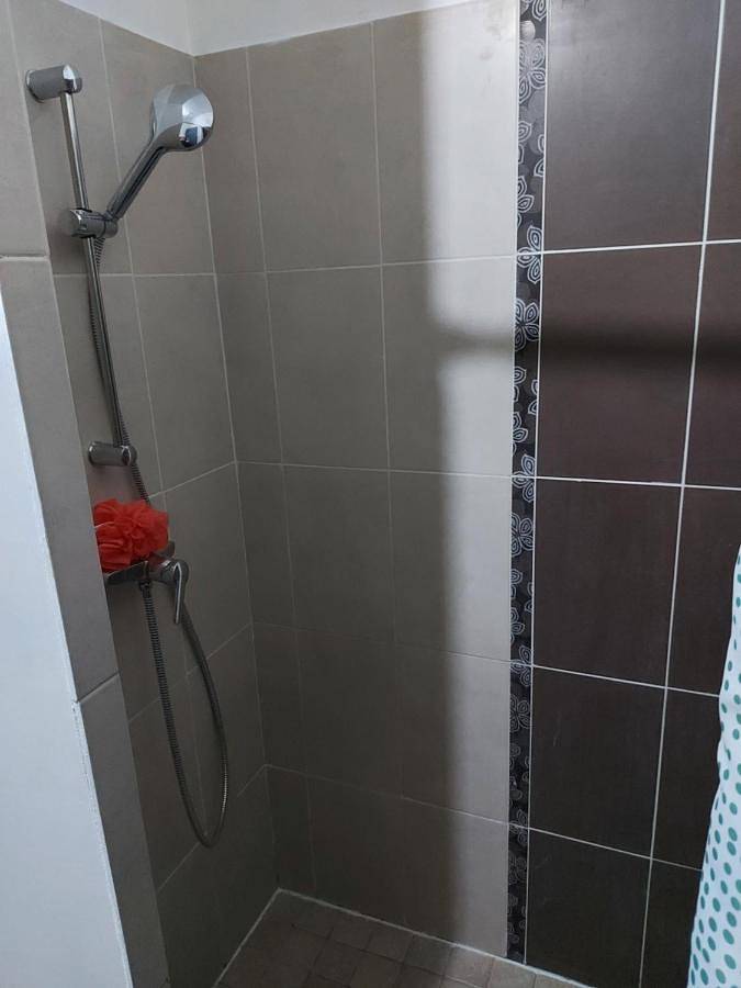 Location de vacances pour 6 personnes, avec terrasse ainsi que piscine et jardin à Bouchet - 2