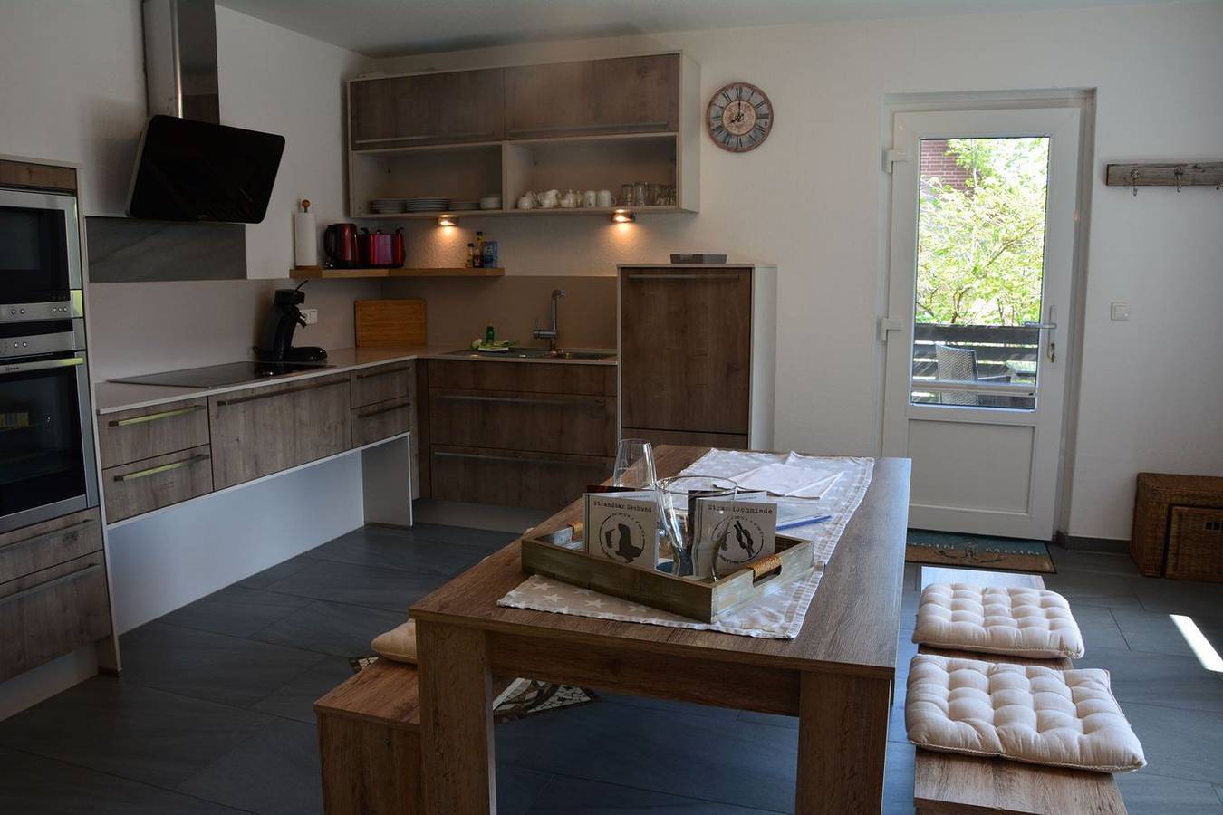 Ganze Wohnung, Ferienwohnung mit Terrasse/Strandkorb am Dünenrand in Wittdün, Amrum