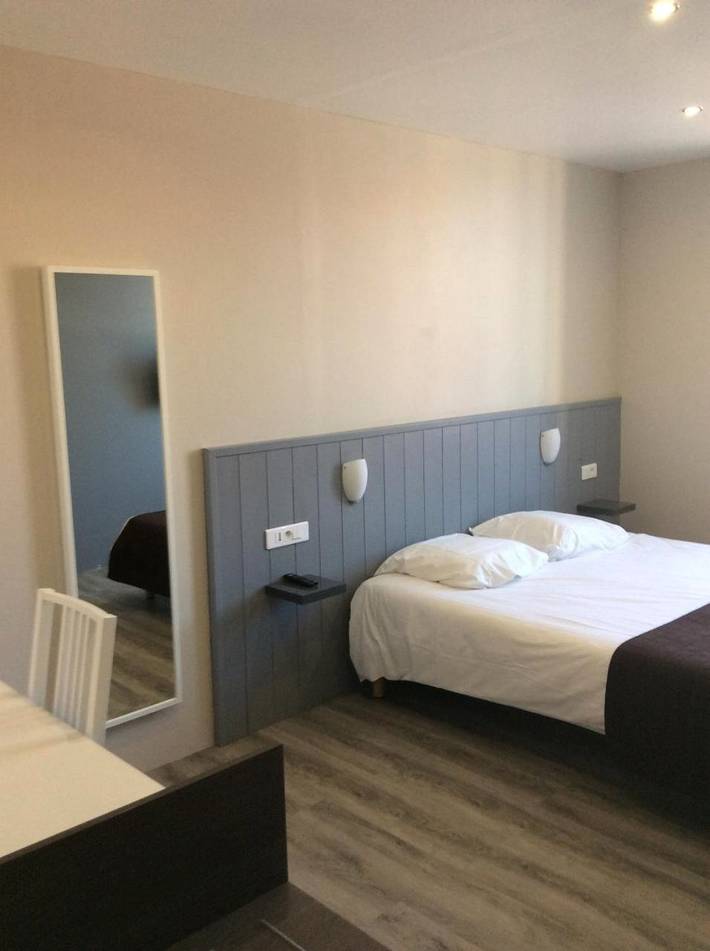 Hôtel pour 2 personnes, avec jacuzzi ainsi que terrasse et sauna