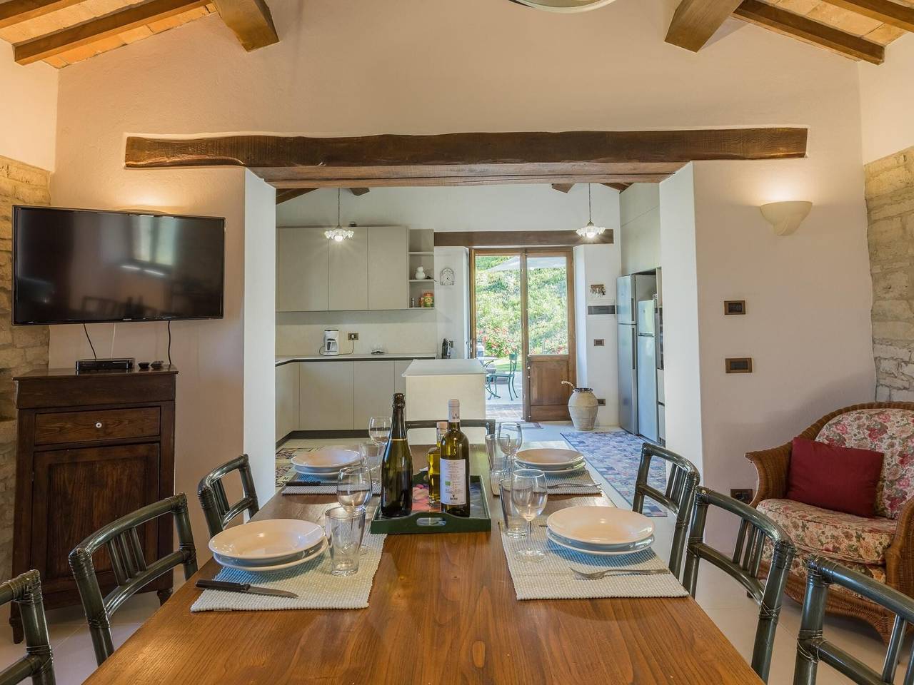 Villa panoramica con piscina riscaldata in Sant'Ippolito, Valle del Metauro
