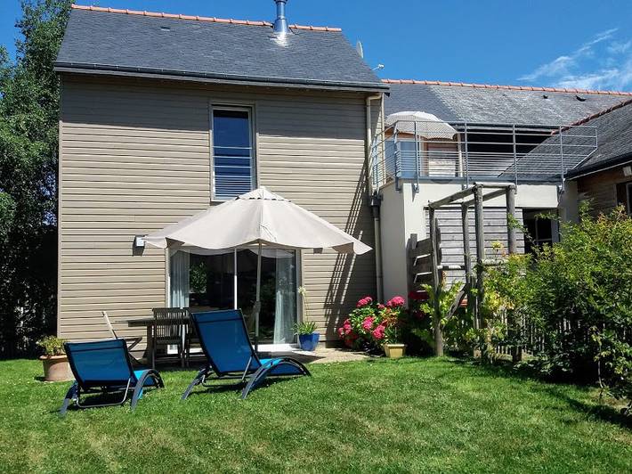 Gîte pour 4 personnes, avec Terrasse ainsi que Jardin et Vue à Langrolay-sur-Rance