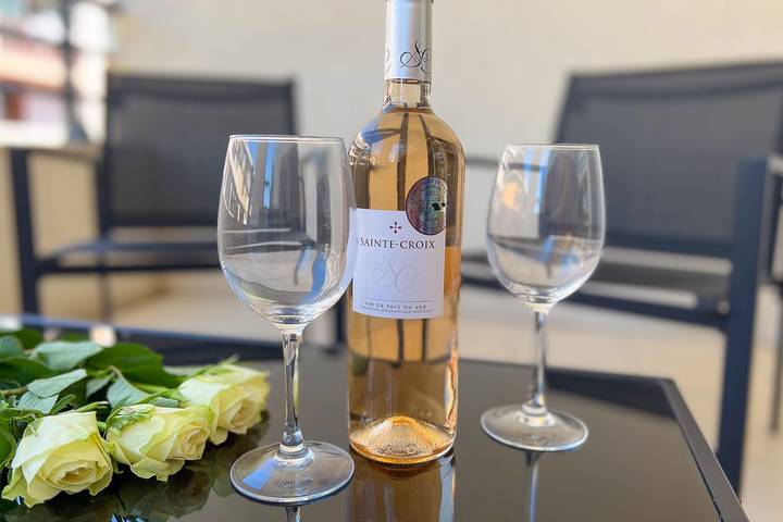 Gîte pour 2 personnes, avec terrasse, adapté aux familles dans Plage de Juan-les-Pins - 4