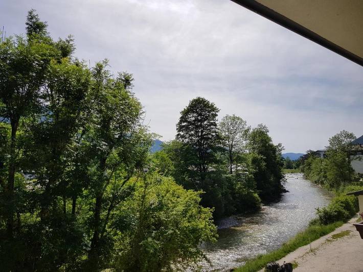 Ferienwohnung für 3 Personen, mit Ausblick und Garten sowie Balkon in Bad Ischl