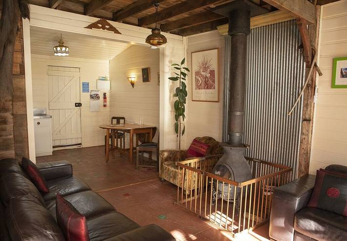 Holiday home for 6 people, with hot tub and pool as well as garden in Canterbury (NZ)