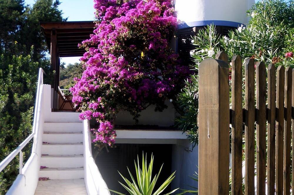 Casa con encanto junto al mar, ideal parejas i familias con niños in Cala Vedella, Sant Josep de sa Talaia
