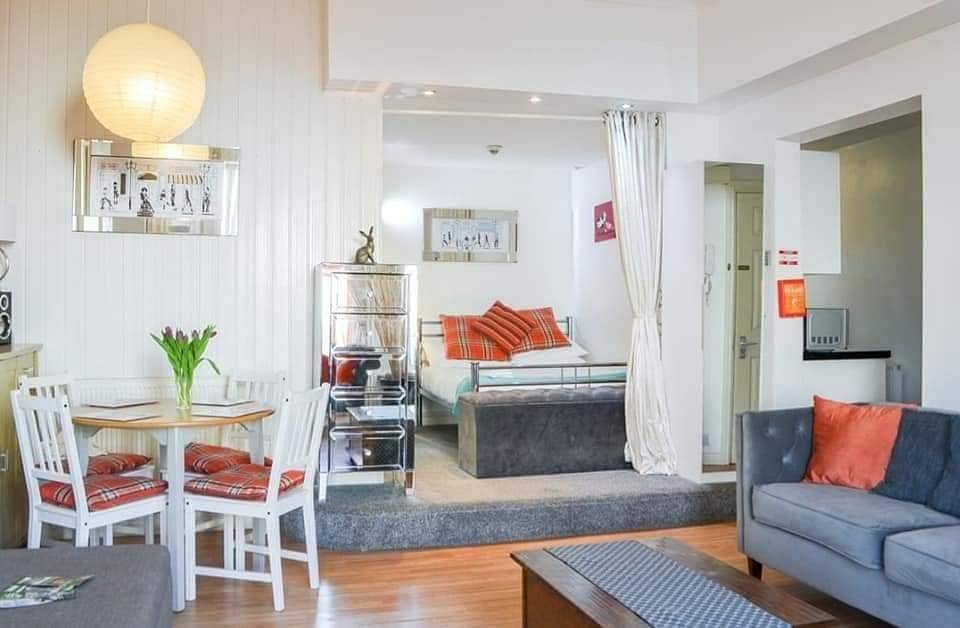 Entire holiday apartment, 1 Bed Studio Sleeps 4 - Seaside, Dog Friendly in Bridlington, East Riding of Yorkshire