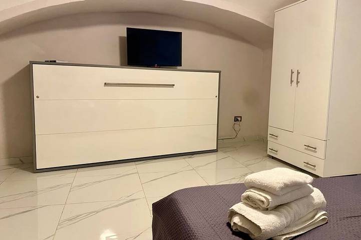 Apartamento entero, House Of Fabio | A traditional townhouse in the historic center, surrounded by art and history in Nápoles, Provincia de Nápoles