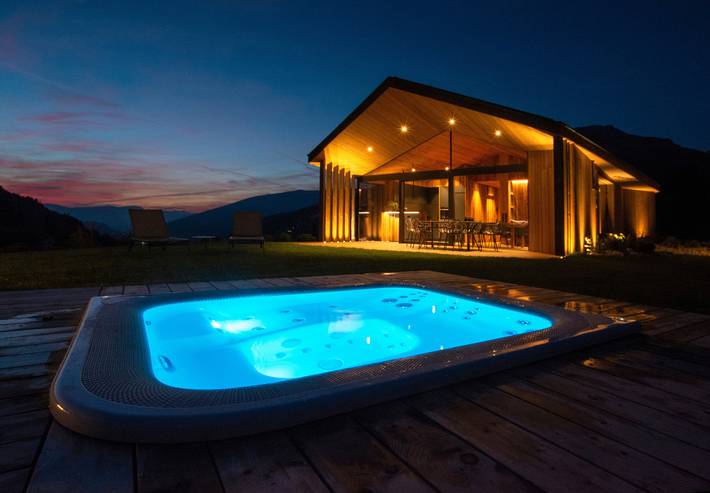 Chalet per 4 persone, con idromassaggio e giardino nonché sauna in Val Gardena