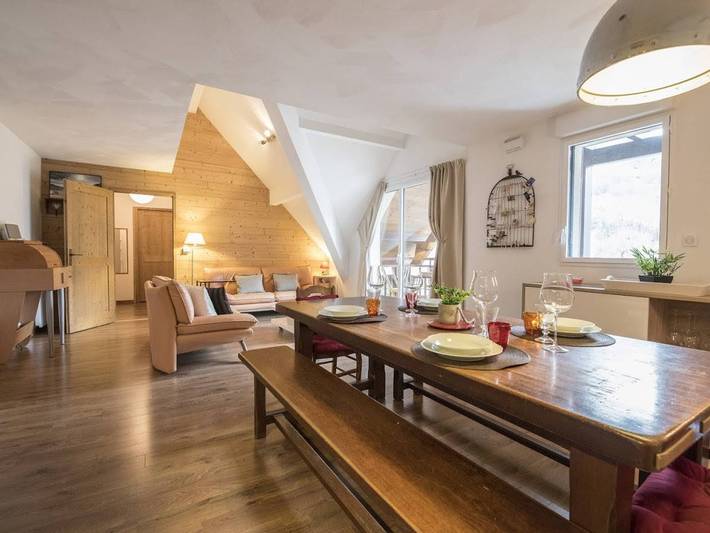 Gîte pour 10 personnes, avec balcon dans Office De Tourisme De Saint Laurent Soulan - 2