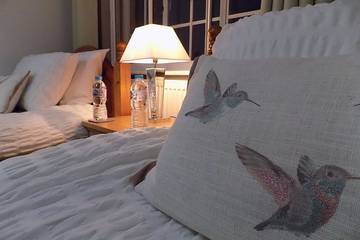 Glamping for 6 People in Amesbury, Wiltshire, Photo 2