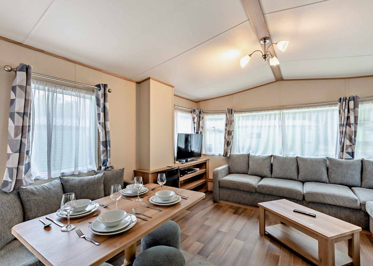 Gold 2 Caravan, slps 6, parking & decking in Bowness-on-Windermere, Lake District