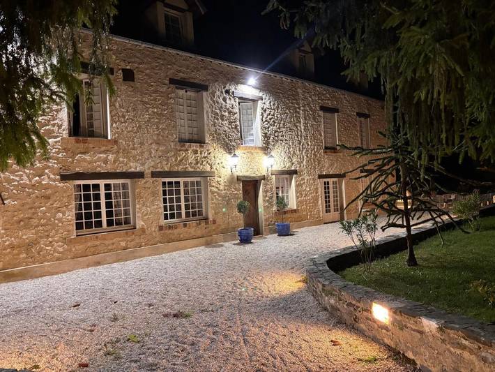 Location de vacances pour 16 personnes, avec piscine ainsi que jardin et vue, adapté aux familles dans Parc naturel régional du Vexin Français - 3