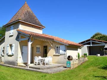 Gîte pour 6 personnes, avec jardin et terrasse, animaux acceptés à Sauvignac