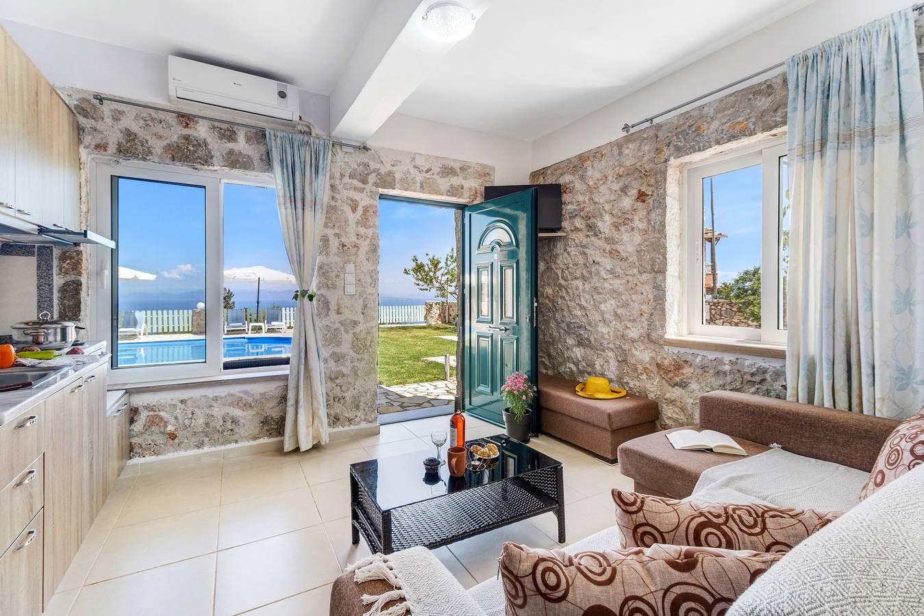 Entire apartment, Gkountis Stone Apartment 5: Sea View, Shared Pool & Wi-Fi in Greece