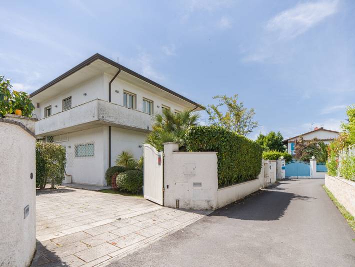 Ferienwohnung für 6 Personen, mit Balkon und Garten in Forte dei Marmi - 3