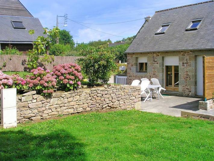 Location de vacances pour 4 personnes, avec jardin à Pléhédel