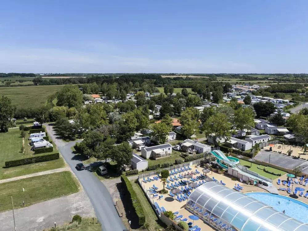 Mobil-Home Caraïbes 3 Pièces 4/6 Personnes + Tv in Saint-Gilles-Croix-de-Vie, Vallée de la Loire