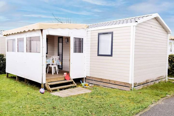 Camping pour 6 personnes, avec terrasse et piscine, animaux acceptés à Bretignolles-sur-Mer